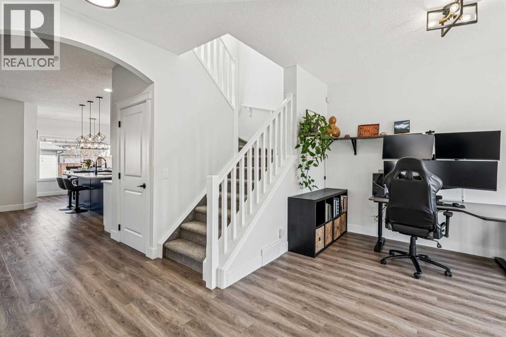 54 Elgin Meadows Green SE, Calgary, Alberta  T2Z 0L9 - Photo 5 - A2304353