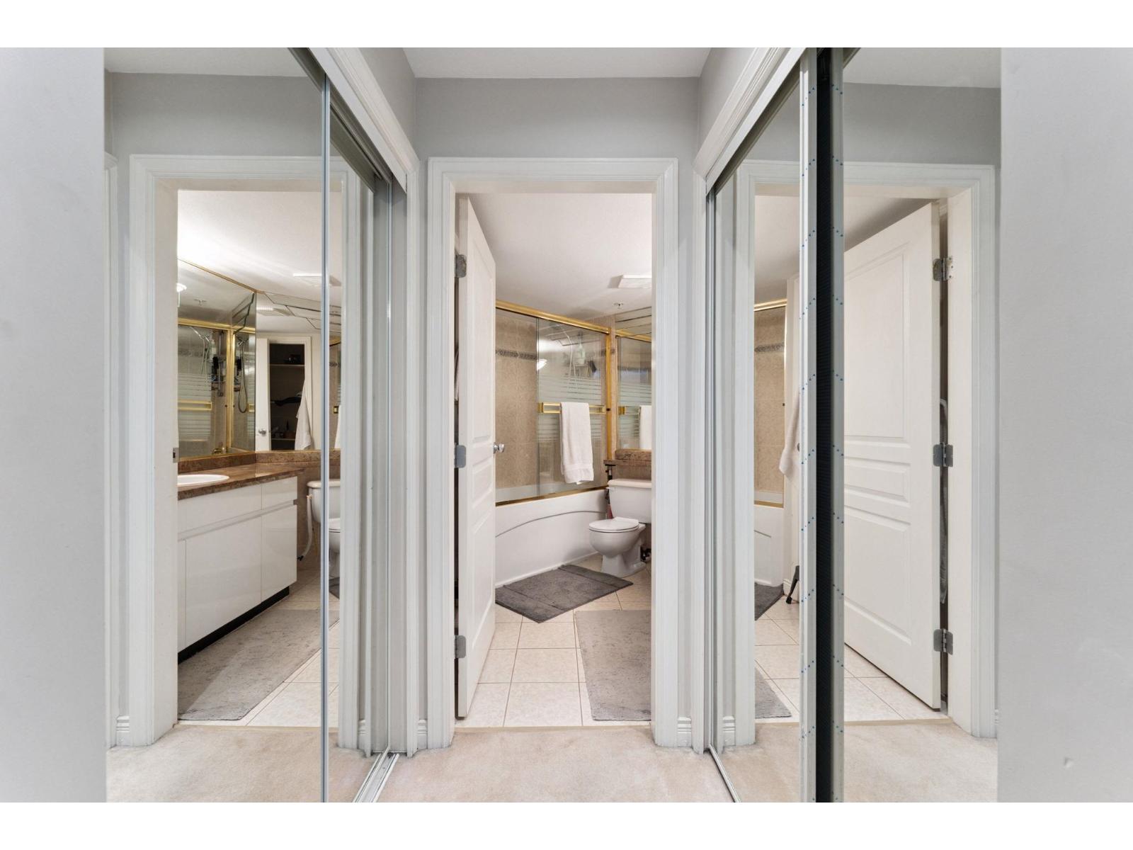 211 8115 121a Street, Surrey, British Columbia  V3W 1J2 - Photo 13 - R3117120