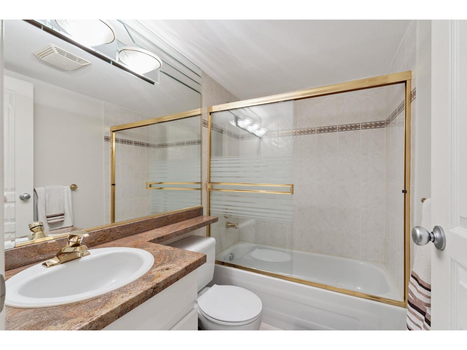 211 8115 121a Street, Surrey, British Columbia  V3W 1J2 - Photo 16 - R3117120