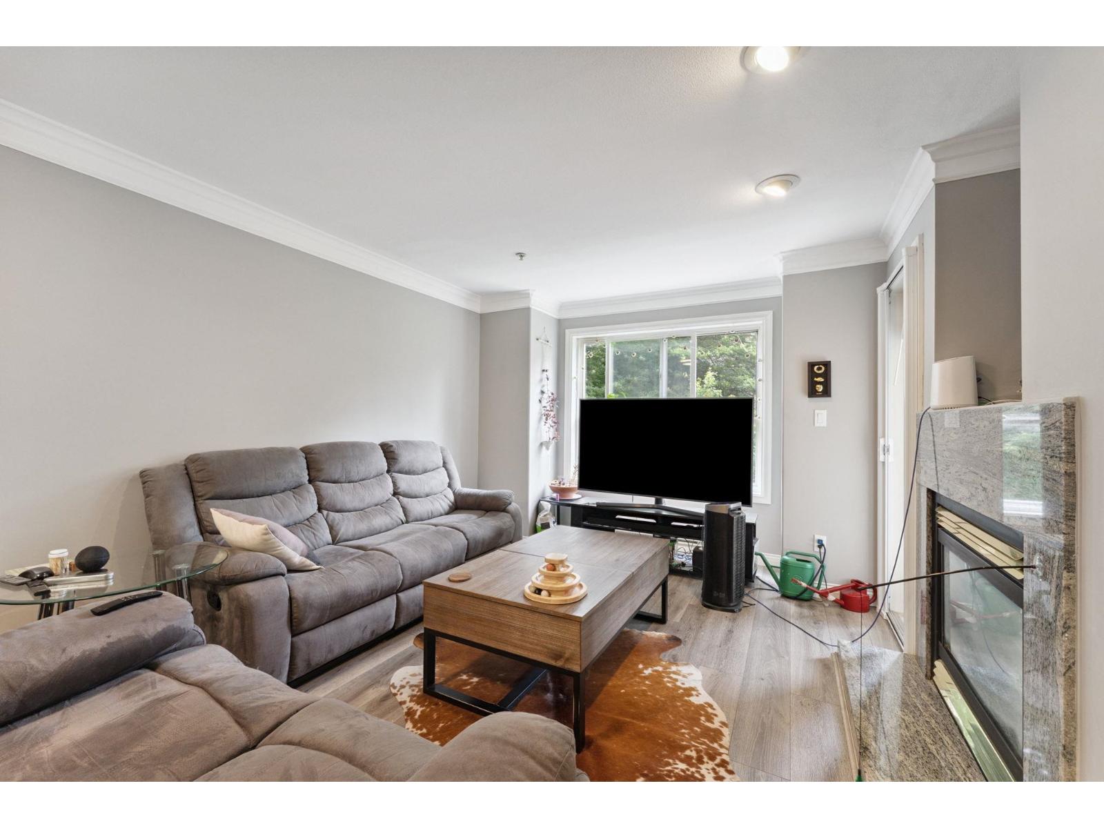 211 8115 121a Street, Surrey, British Columbia  V3W 1J2 - Photo 2 - R3117120