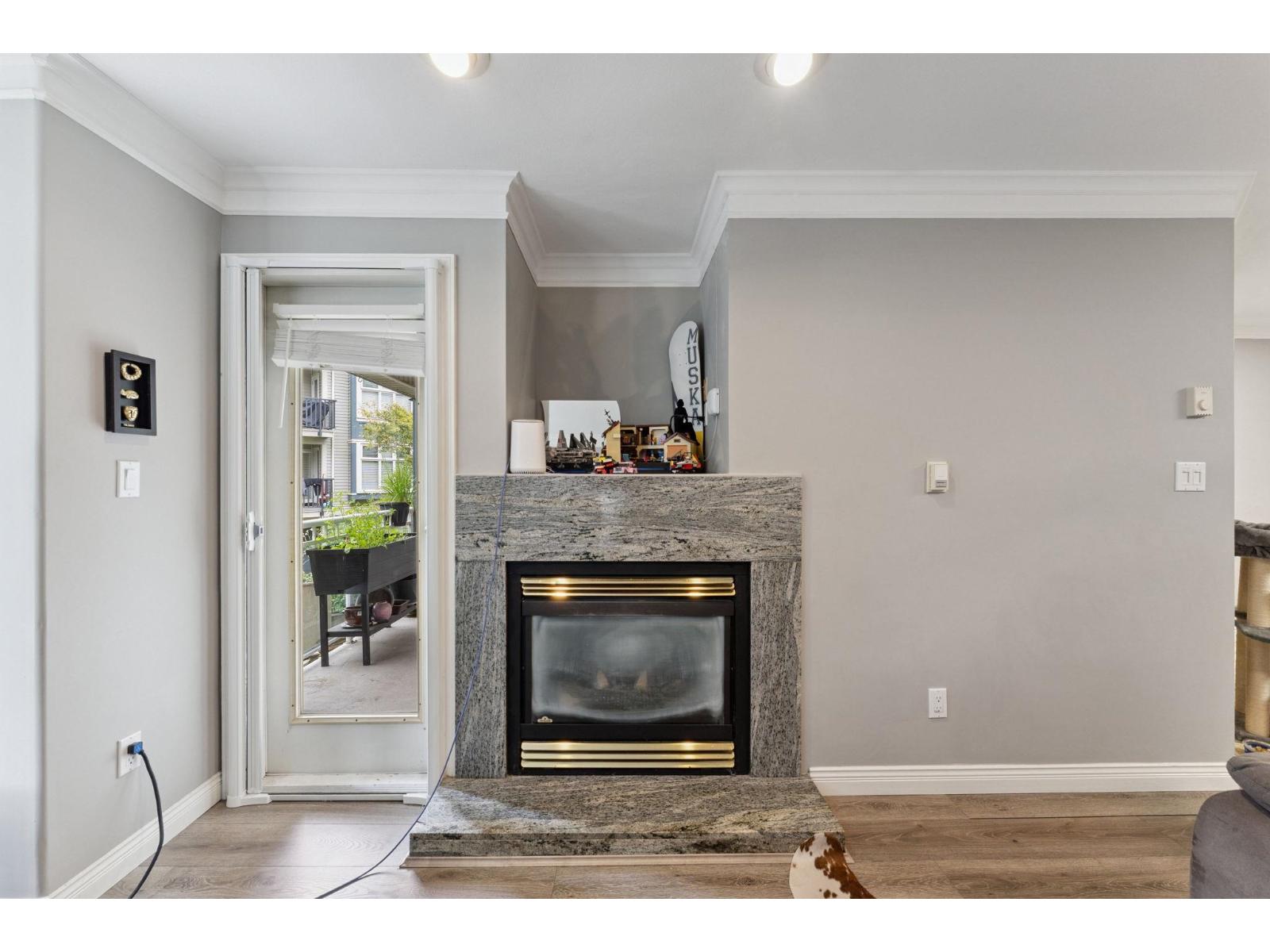 211 8115 121a Street, Surrey, British Columbia  V3W 1J2 - Photo 4 - R3117120