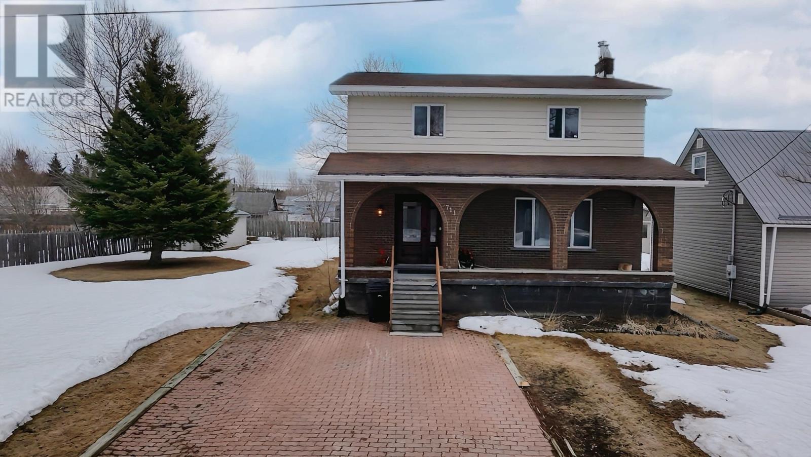 711 First ST W, Geraldton, Ontario