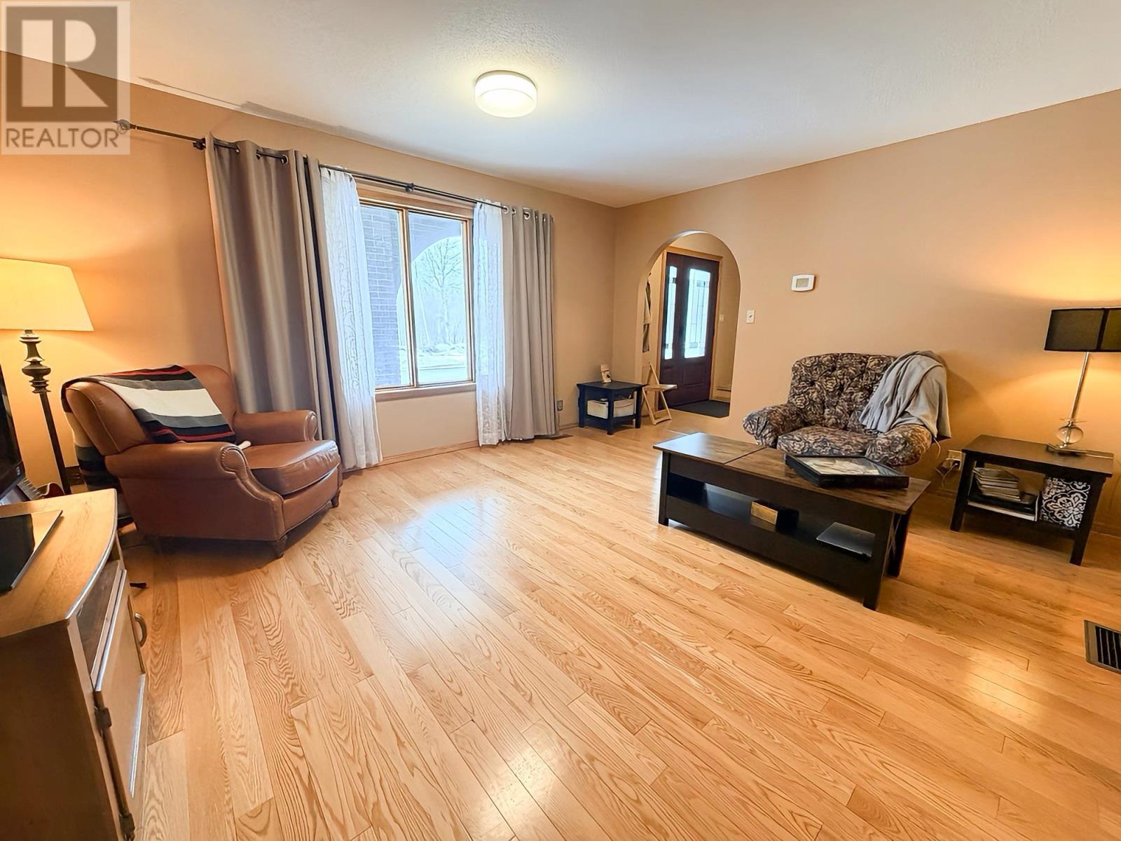 711 First St W, Geraldton, Ontario  P0T 1M0 - Photo 4 - TB2600831