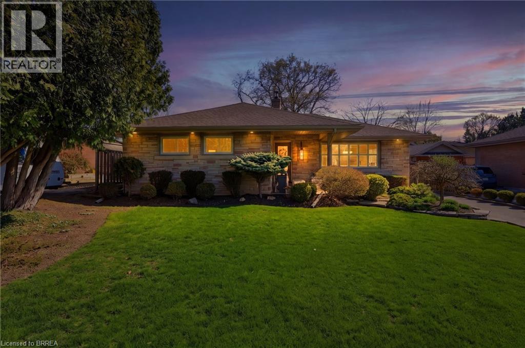 38 Franklin Street, Brantford, Ontario  N3R 1T1 - Photo 2 - 40823925