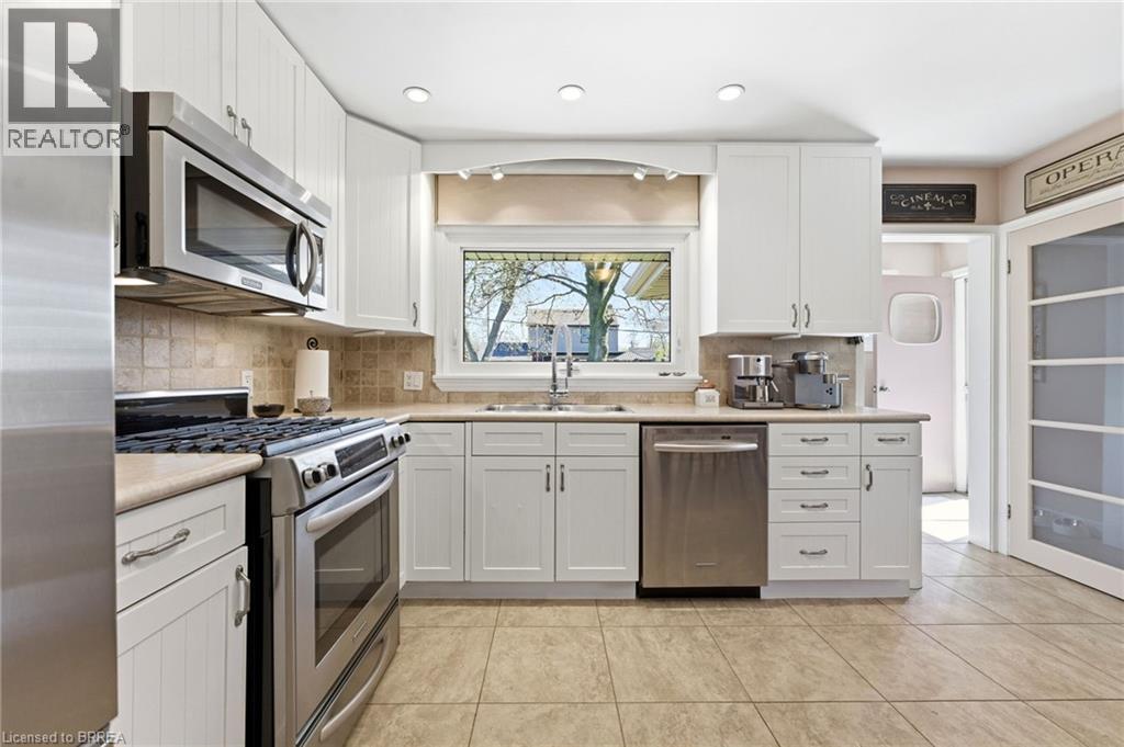 38 Franklin Street, Brantford, Ontario  N3R 1T1 - Photo 11 - 40823925