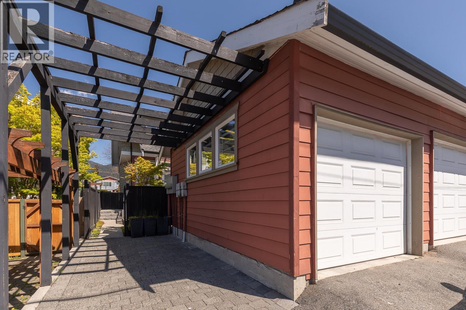 227 E 17 Street, North Vancouver, British Columbia  V7L 2V8 - Photo 11 - R3116924