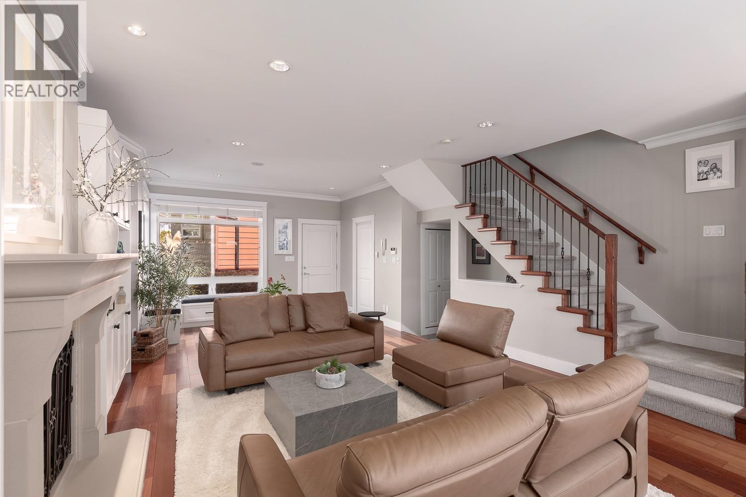 227 E 17 Street, North Vancouver, British Columbia  V7L 2V8 - Photo 4 - R3116924