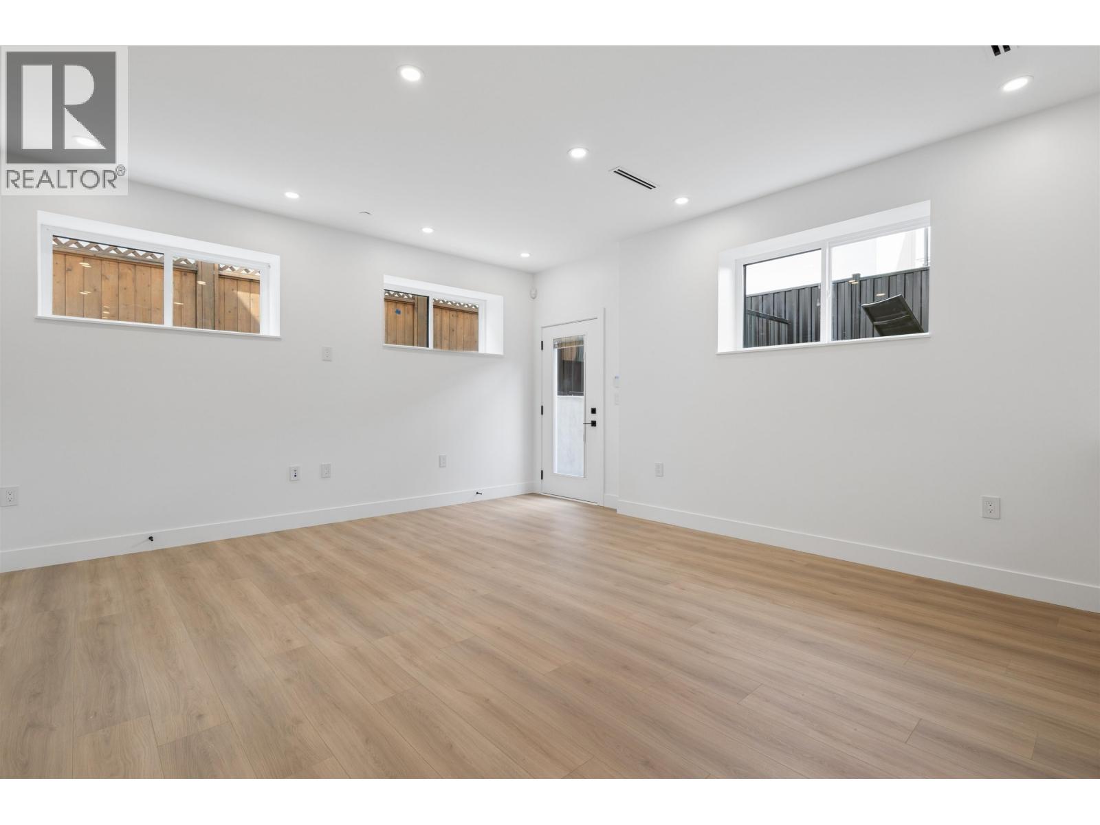 1 3637 E 46th Avenue, Vancouver, British Columbia  V5S 1B7 - Photo 31 - R3116951