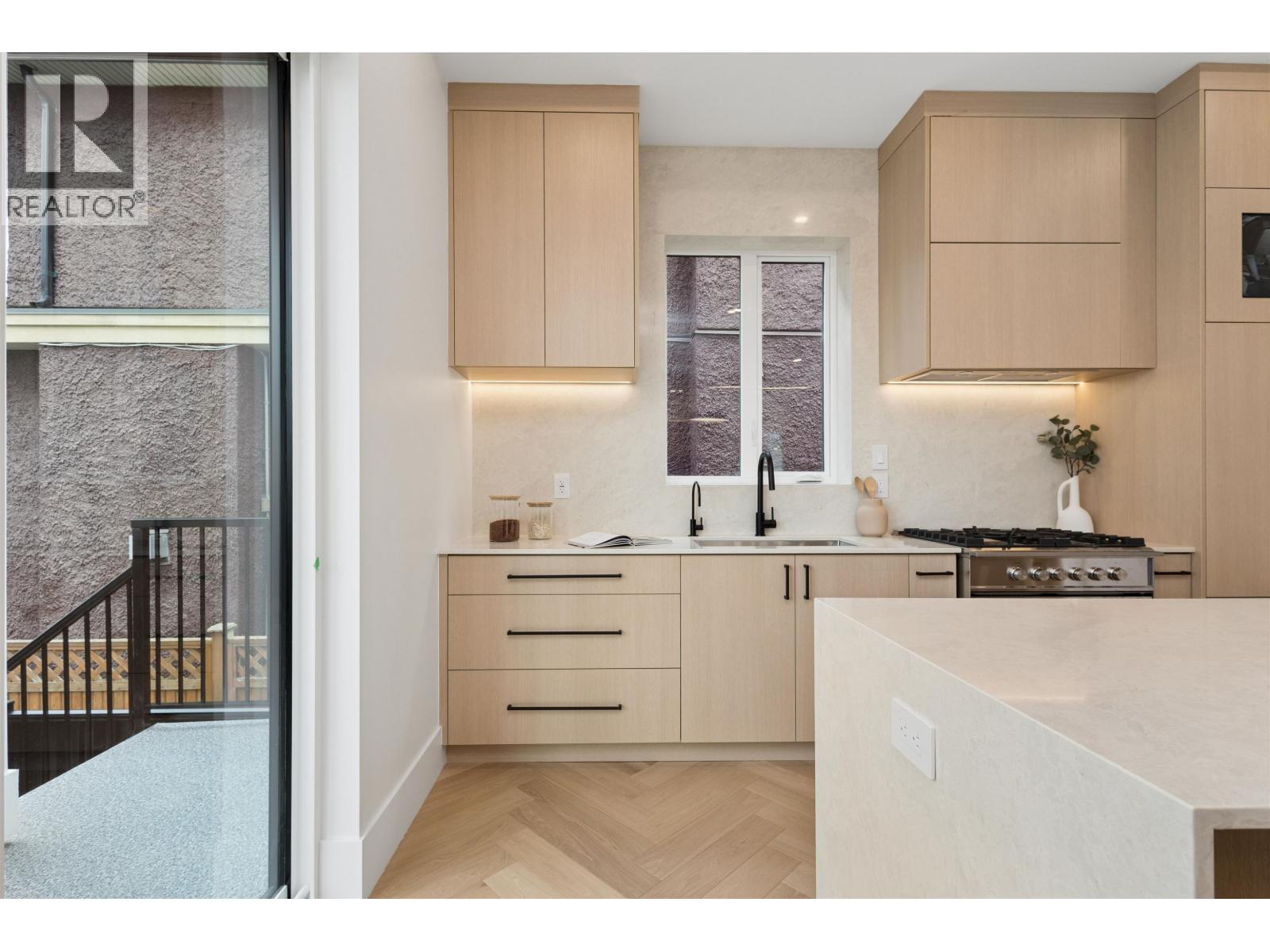 2 3637 E 46th Avenue, Vancouver, British Columbia  V5S 1B7 - Photo 11 - R3116955