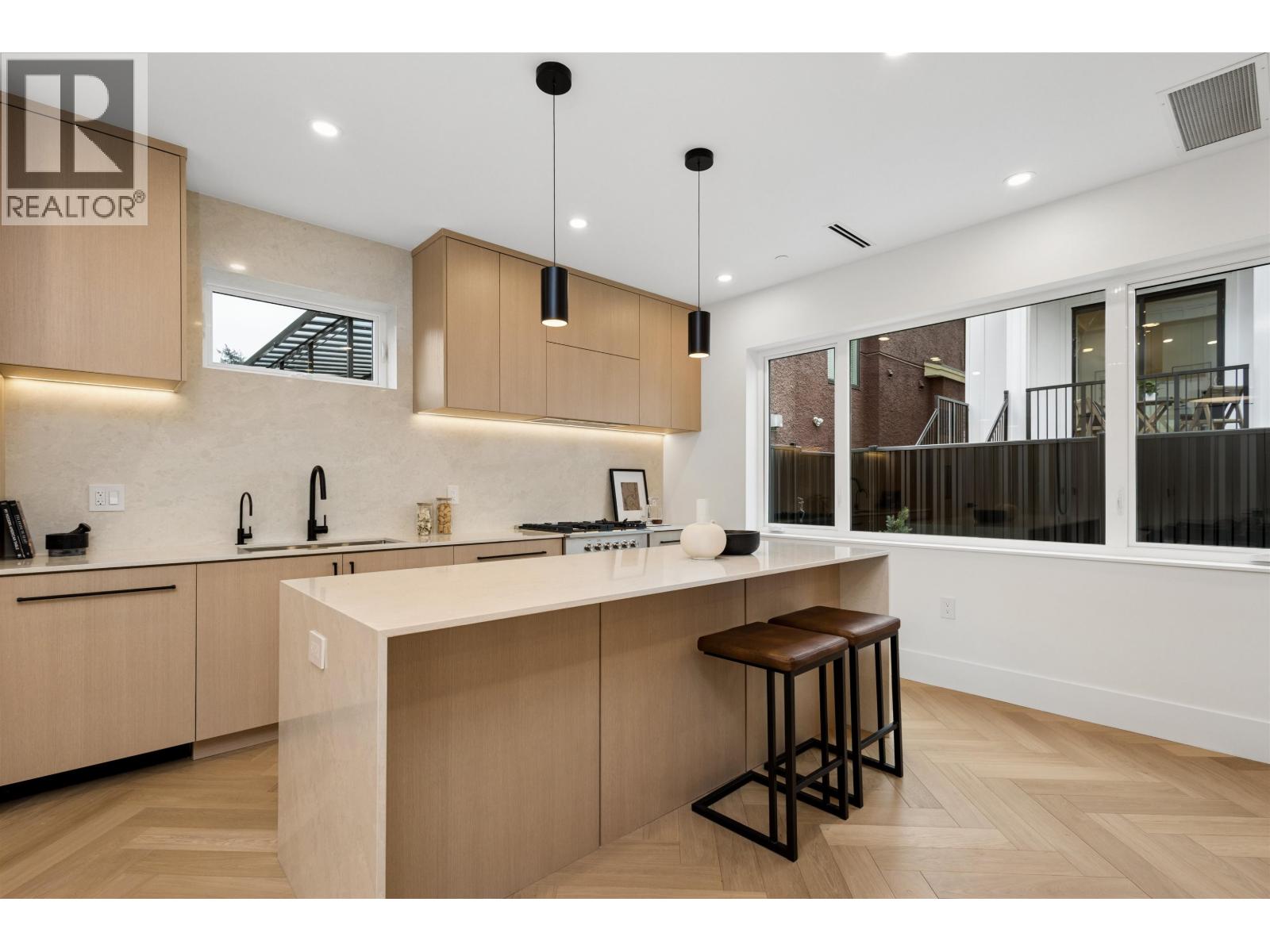 1 3639 E 46th Avenue, Vancouver, British Columbia  V5S 1B7 - Photo 3 - R3116958