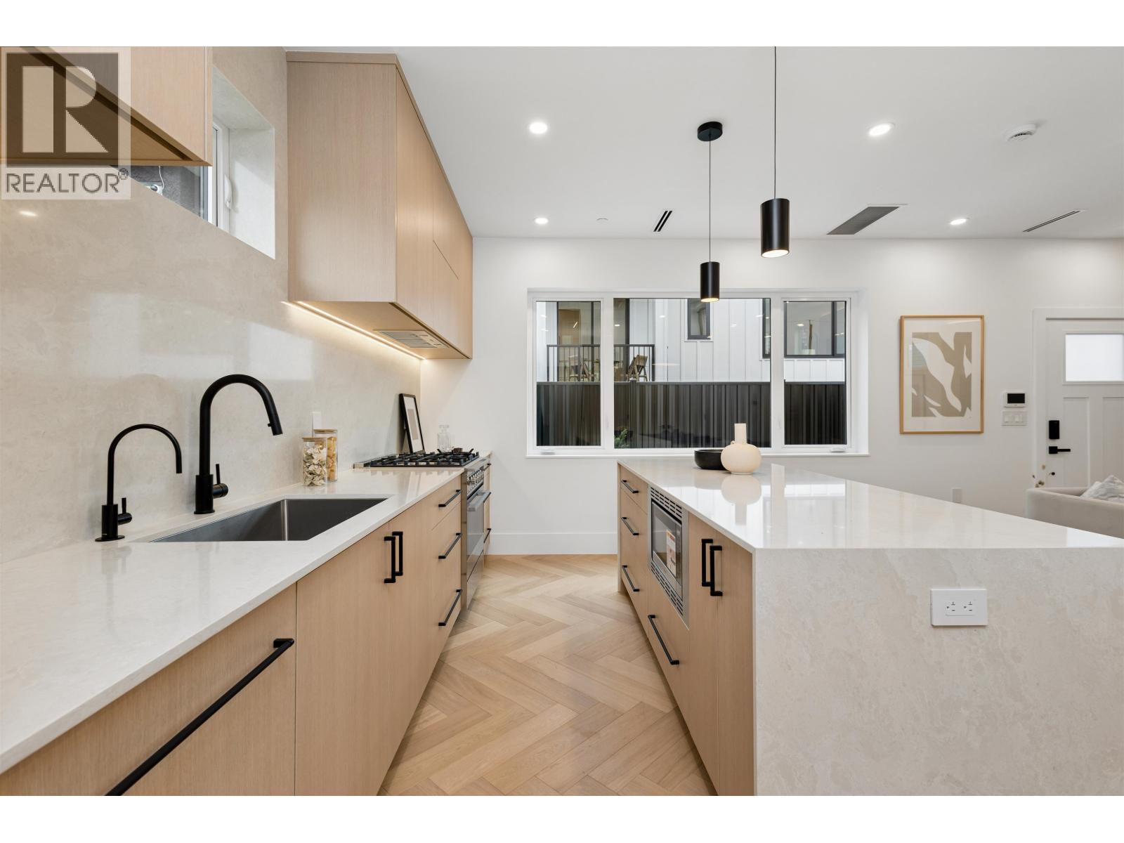 1 3639 E 46th Avenue, Vancouver, British Columbia  V5S 1B7 - Photo 4 - R3116958