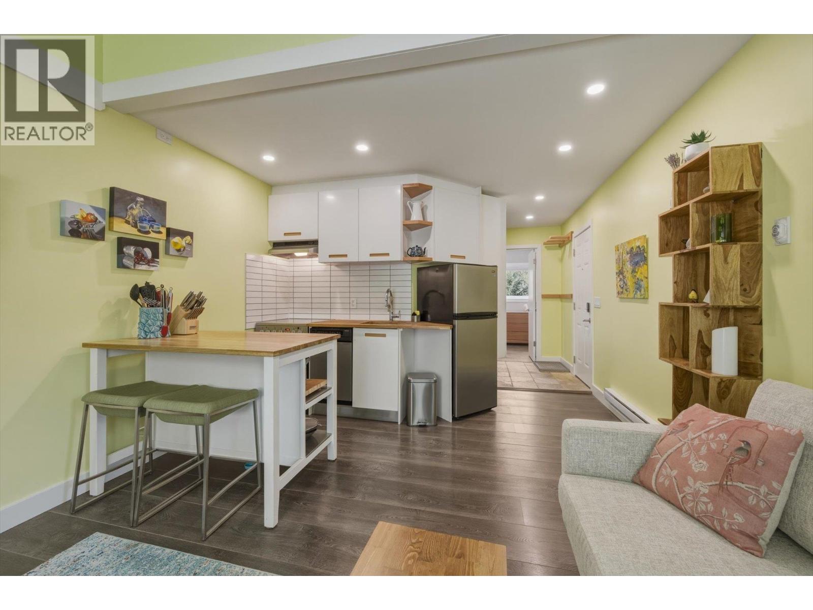 3 2162 Sarajevo Drive, Whistler, British Columbia  V8E 0B5 - Photo 4 - R3116959