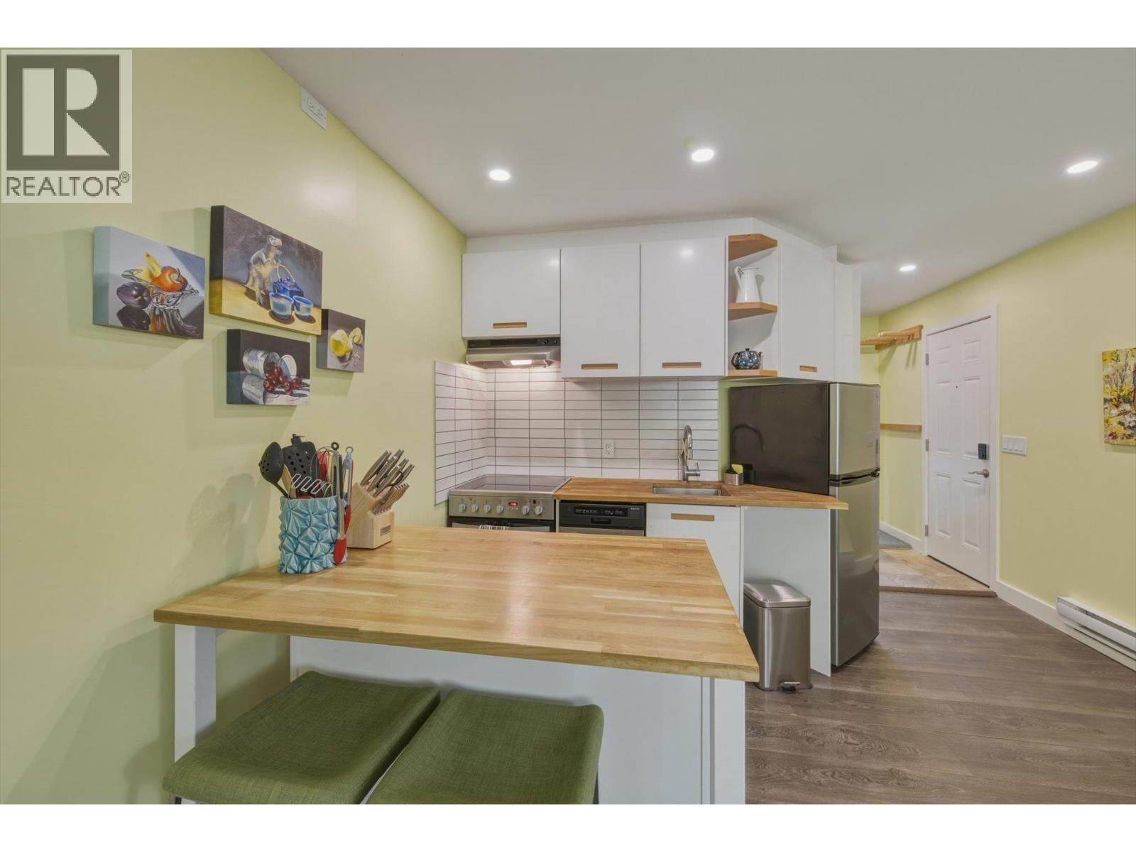 3 2162 Sarajevo Drive, Whistler, British Columbia  V8E 0B5 - Photo 5 - R3116959