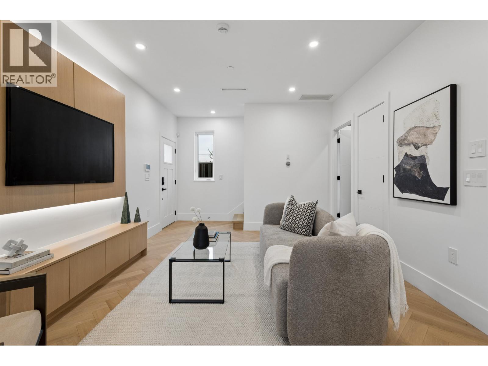 2 3639 E 46th Avenue, Vancouver, British Columbia  V5S 1B7 - Photo 11 - R3116960