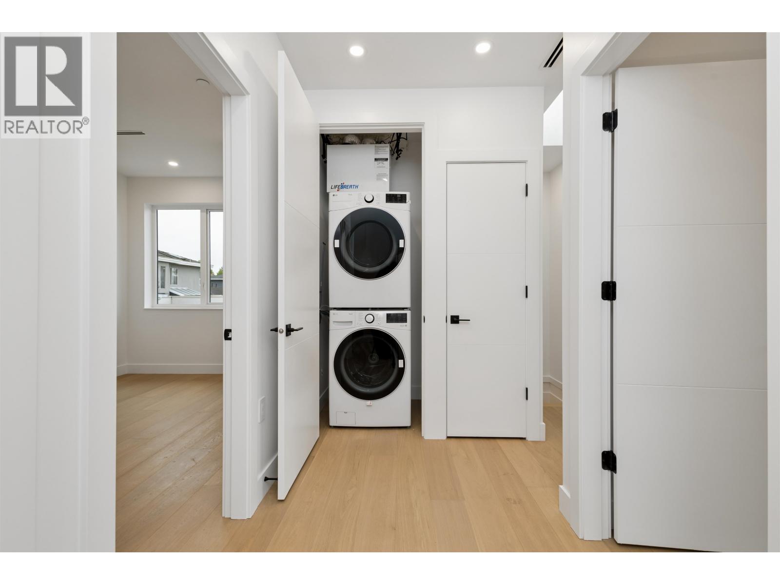 2 3639 E 46th Avenue, Vancouver, British Columbia  V5S 1B7 - Photo 29 - R3116960