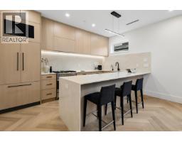 2 3639 E 46TH AVENUE, Vancouver, British Columbia