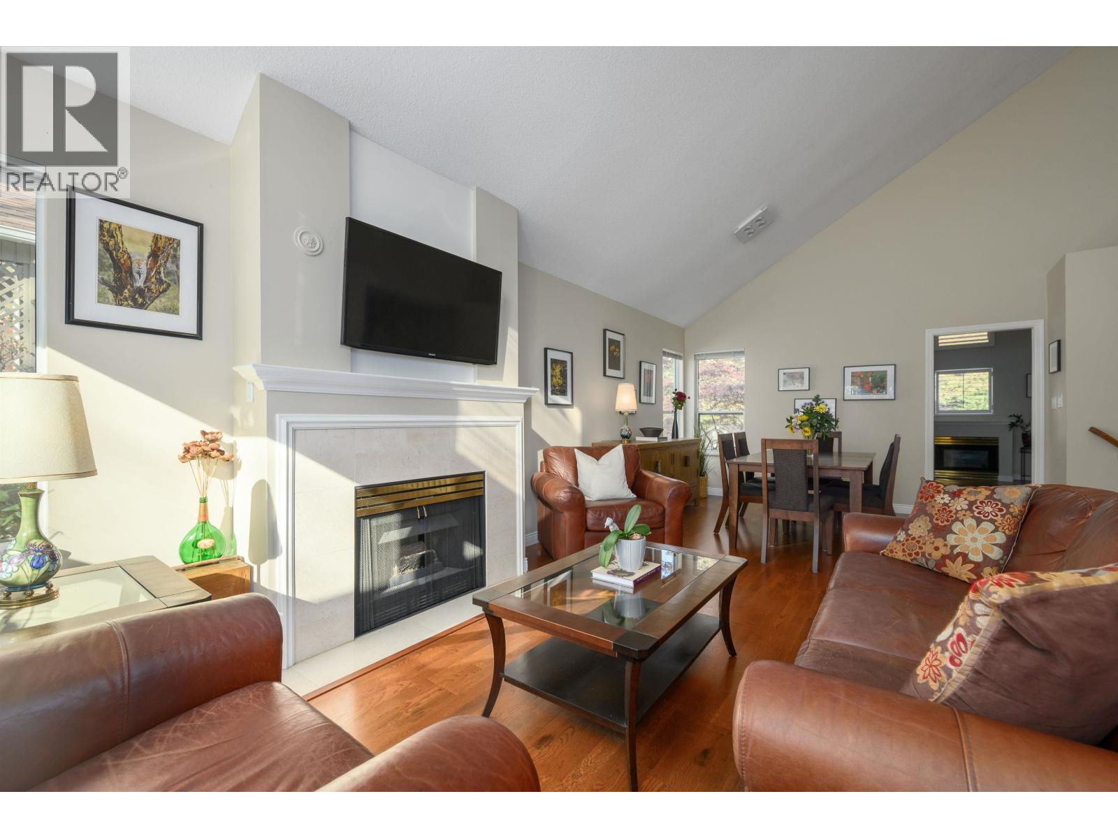 29 4055 Indian River Drive, North Vancouver, British Columbia  V7G 2R7 - Photo 2 - R3116965