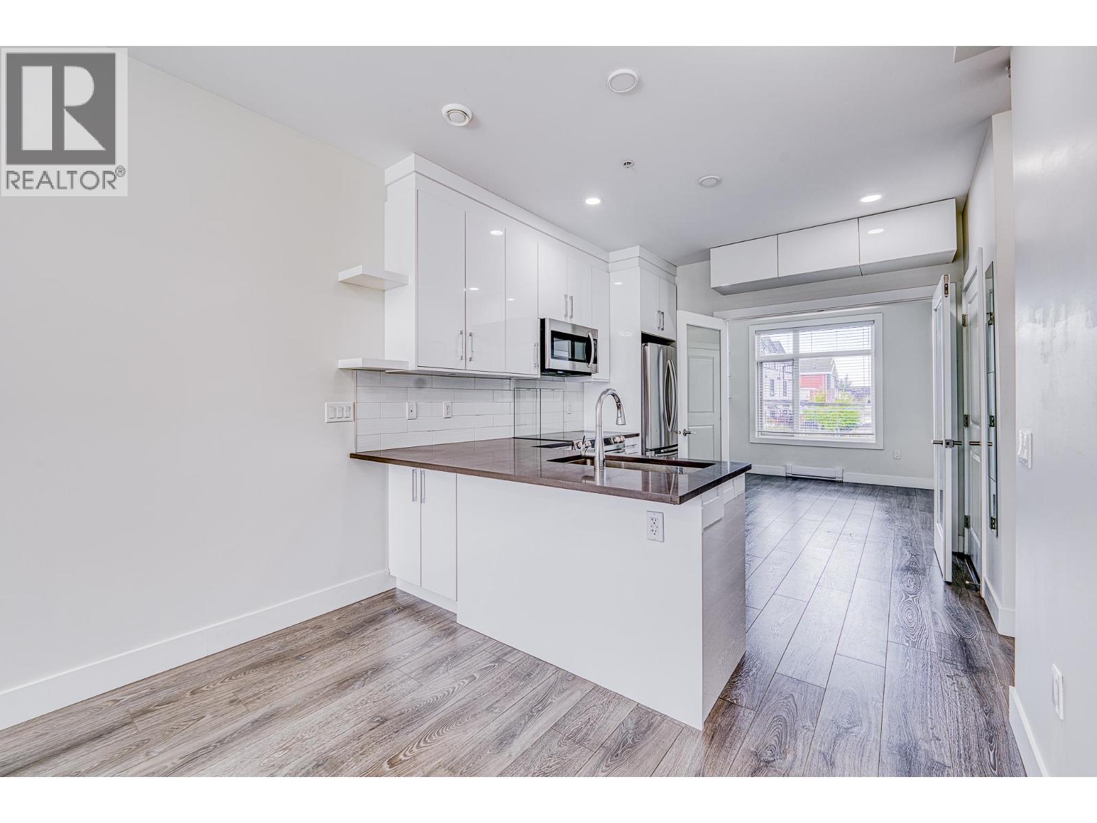 5063 Earles Street, Vancouver, British Columbia  V5R 3R8 - Photo 8 - R3116999