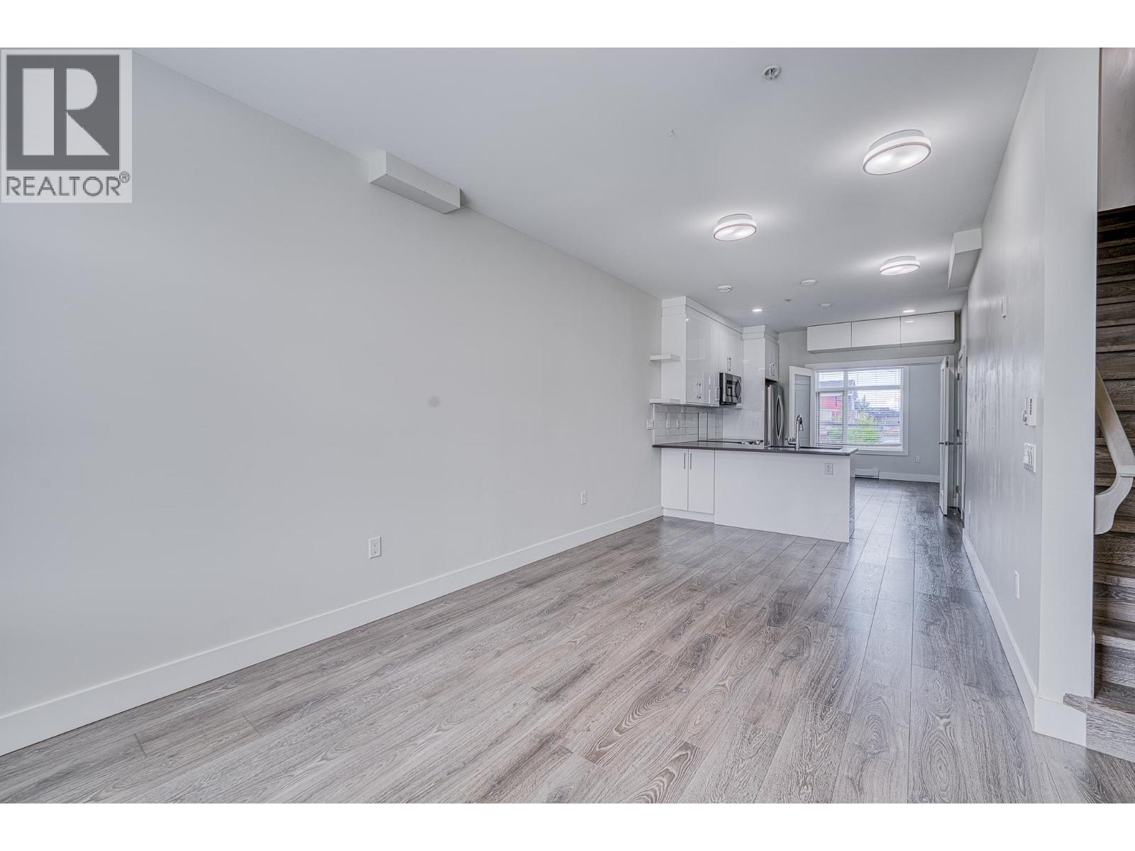 5063 Earles Street, Vancouver, British Columbia  V5R 3R8 - Photo 9 - R3116999