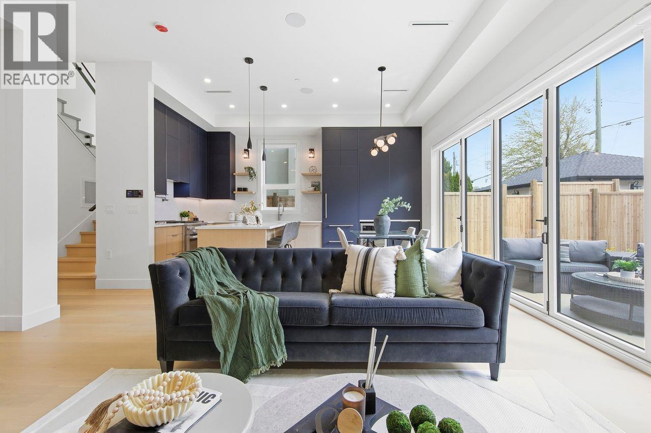 2 3708 W 18th Avenue, Vancouver, British Columbia  V6S 1B2 - Photo 2 - R3117003