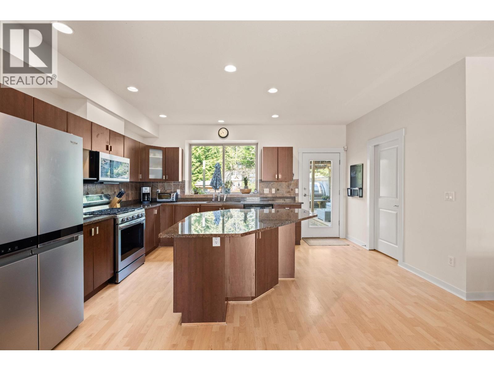 51 Fernway Drive, Port Moody, British Columbia  V3H 5K5 - Photo 10 - R3117008