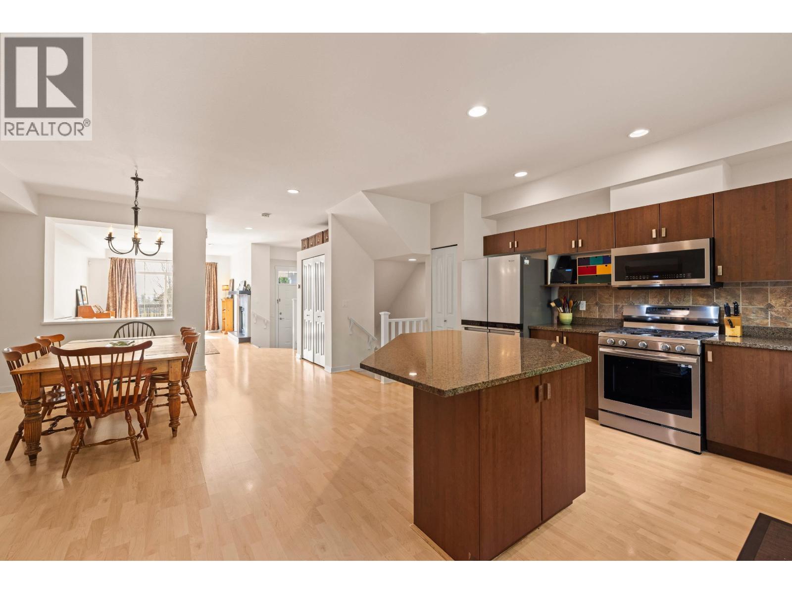 51 Fernway Drive, Port Moody, British Columbia  V3H 5K5 - Photo 13 - R3117008