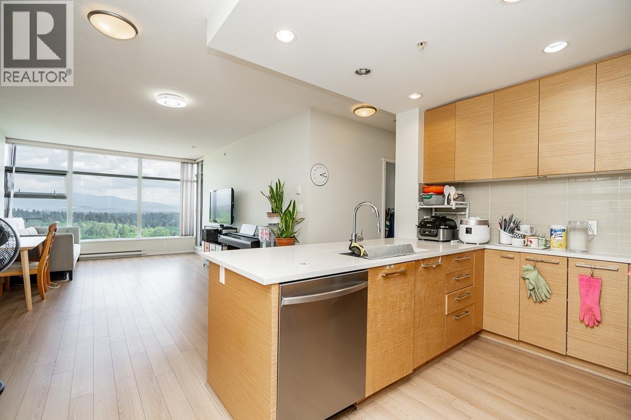 2801 3102 Windsor Gate, Coquitlam, British Columbia  V3B 0J3 - Photo 8 - R3117009