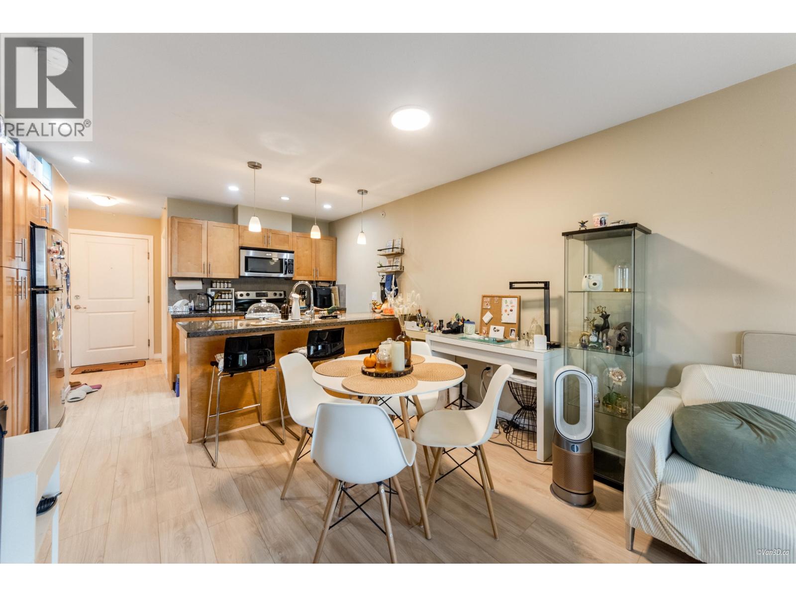 307 5000 Imperial Street, Burnaby, British Columbia  V5J 1C8 - Photo 4 - R3117080