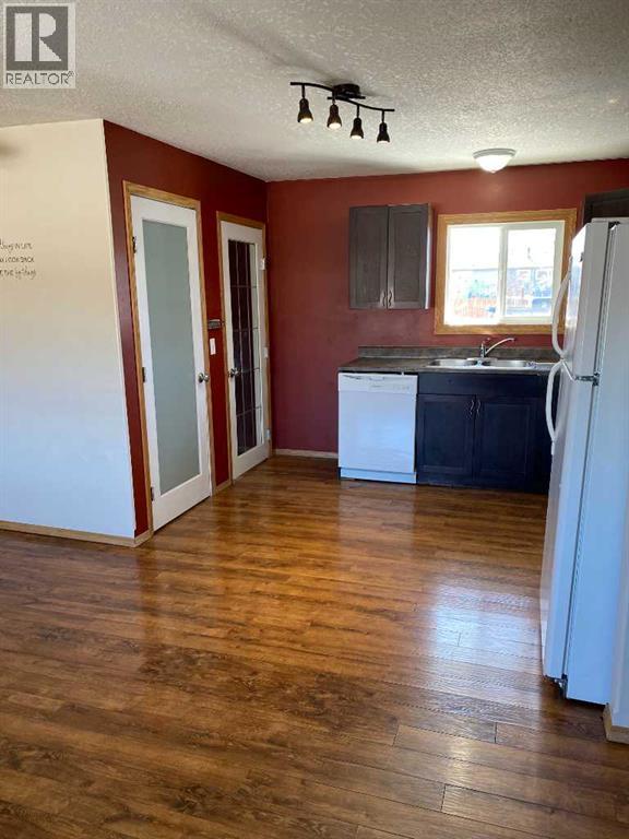 221 2nd Avenue SW, Manning, Alberta  T0H 2M0 - Photo 5 - A2305497