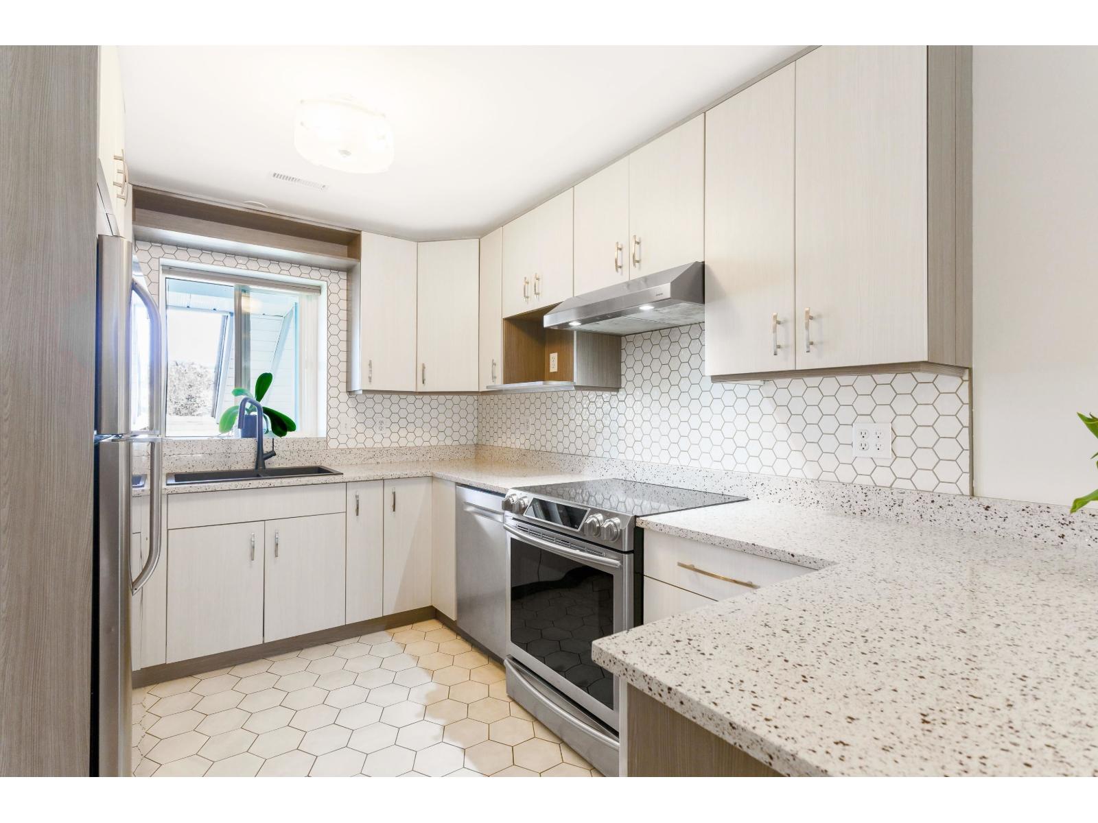 22 45435 Knight Road, Sardis West Vedder, Chilliwack, British Columbia  V2R 3E8 - Photo 3 - R3116995