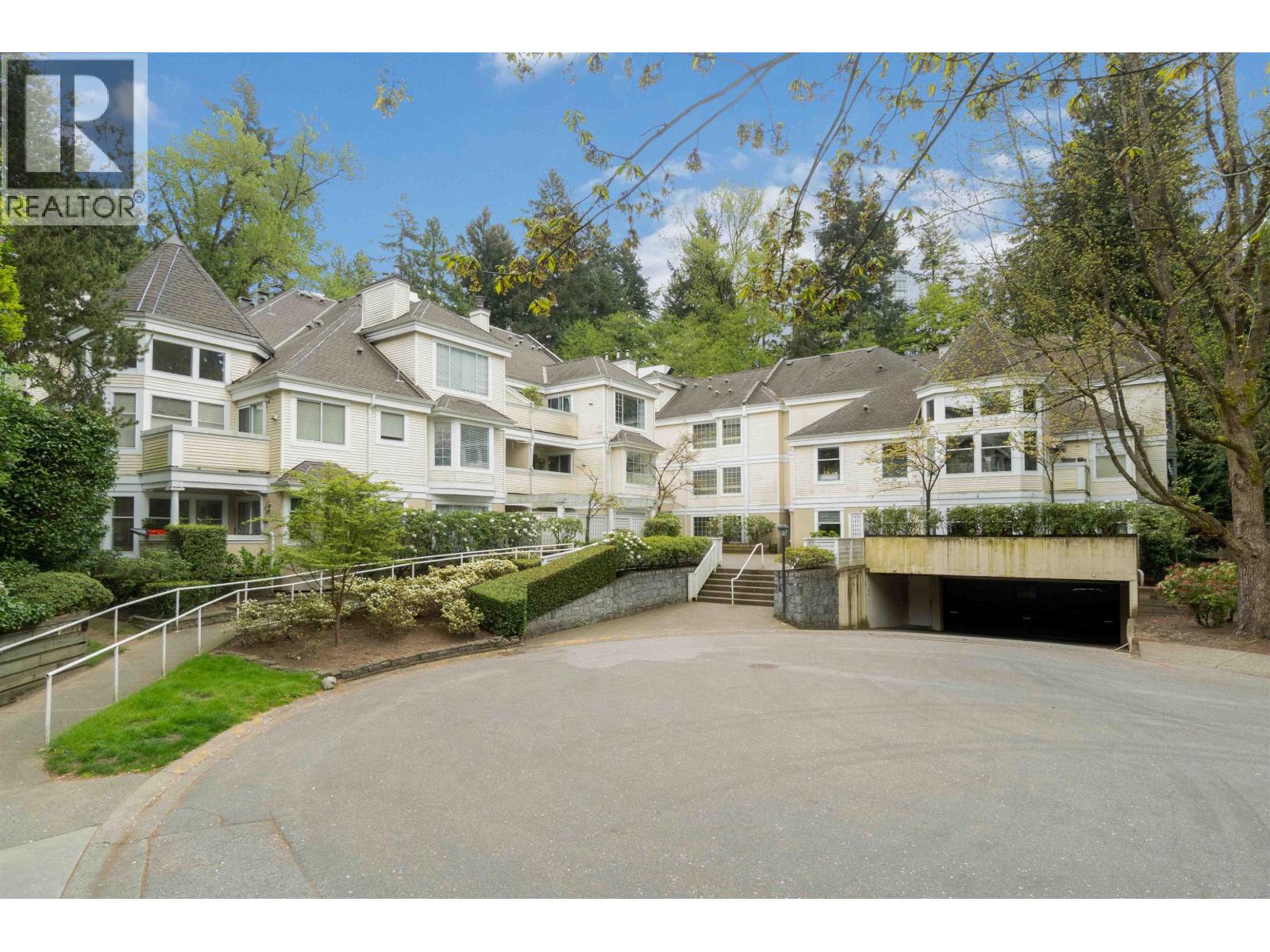 108 6860 RUMBLE STREET, Burnaby, British Columbia