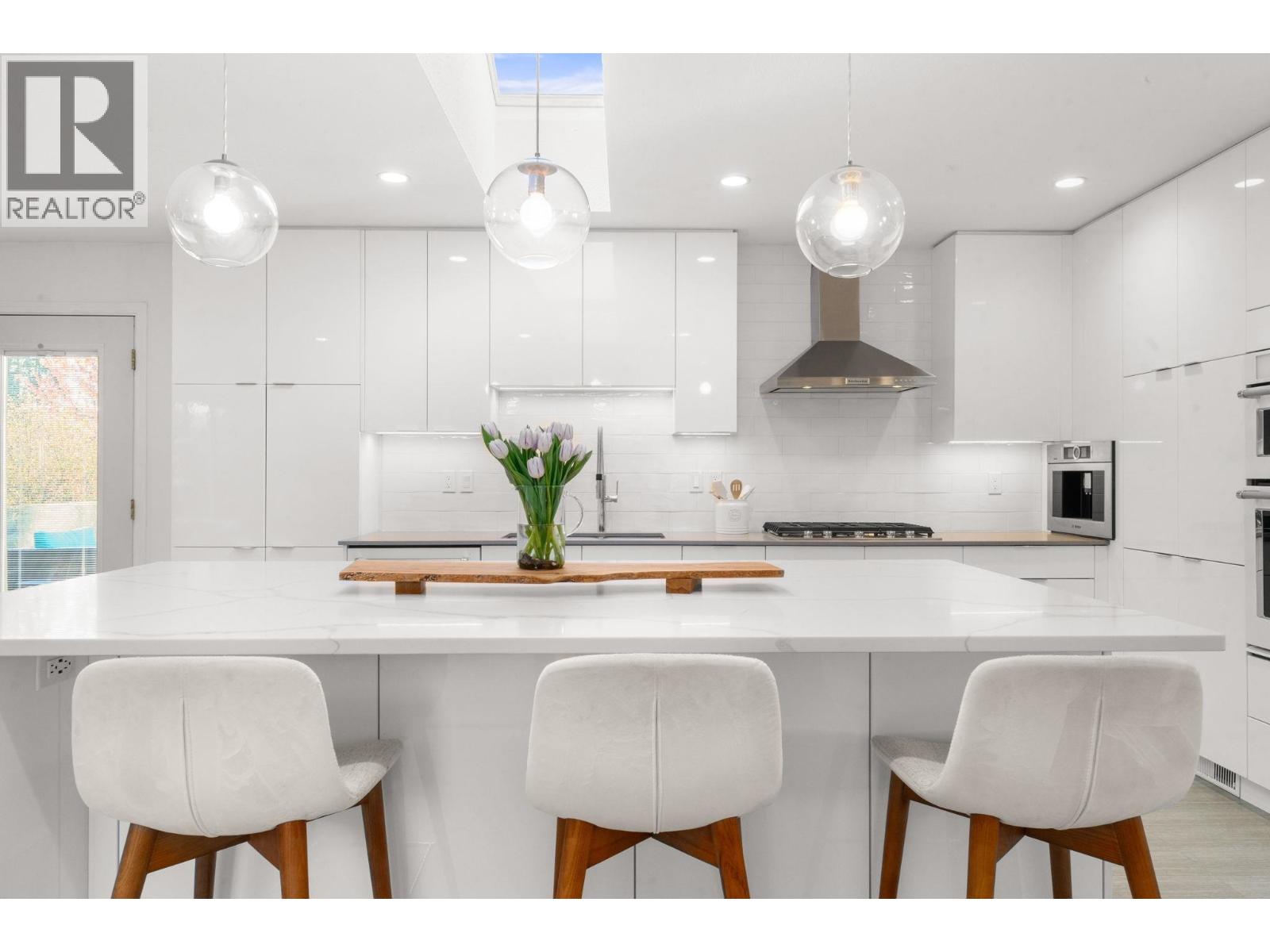 2289 Whitman Avenue, North Vancouver, British Columbia  V7H 2C6 - Photo 11 - R3117002