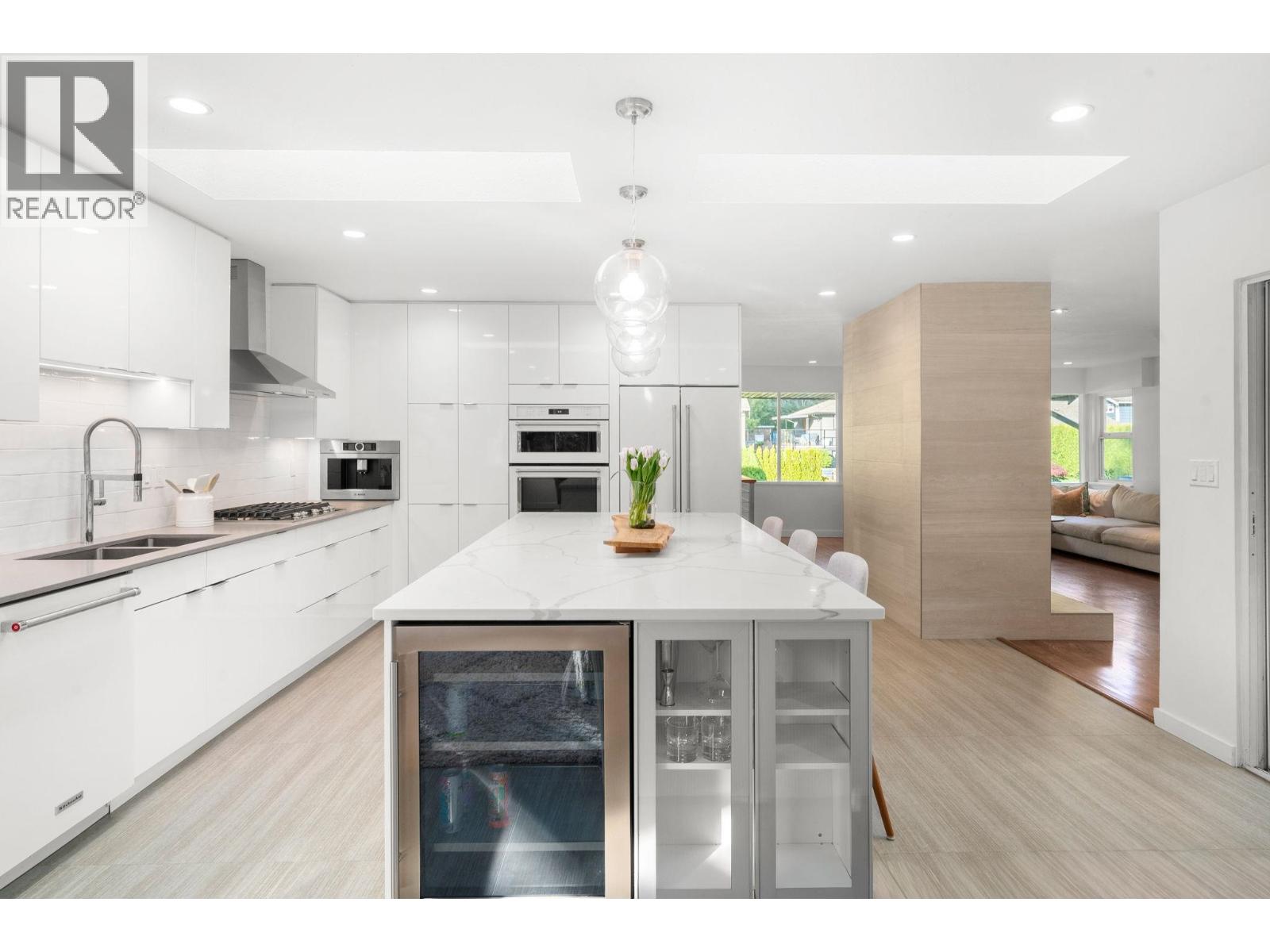 2289 Whitman Avenue, North Vancouver, British Columbia  V7H 2C6 - Photo 13 - R3117002