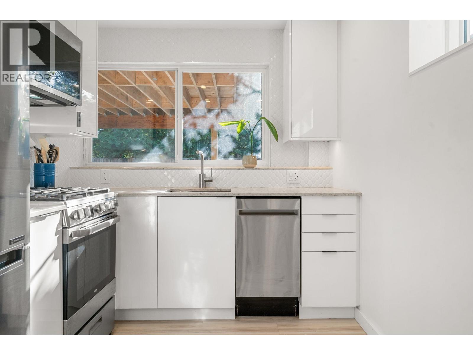 2289 Whitman Avenue, North Vancouver, British Columbia  V7H 2C6 - Photo 31 - R3117002