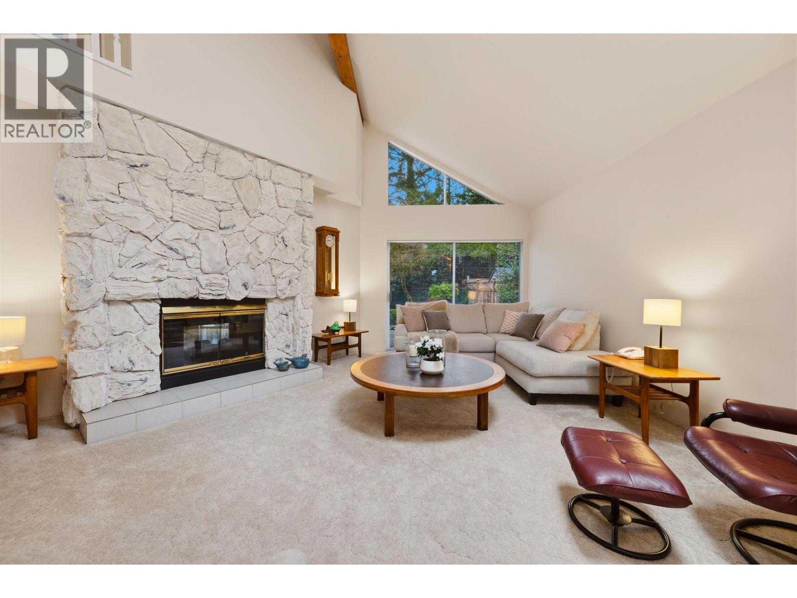 1485 Percy Court, North Vancouver, British Columbia  V7G 2P4 - Photo 3 - R3117011