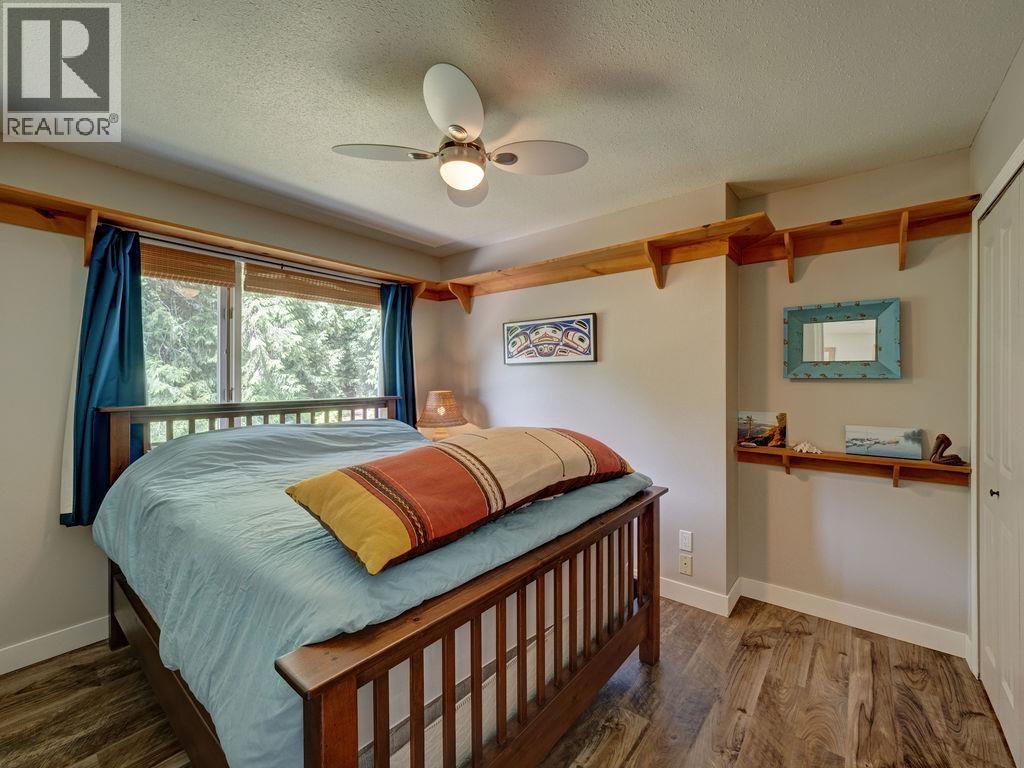 1317 Lockyer Road, Roberts Creek, British Columbia  V0N 2W1 - Photo 18 - R3117021