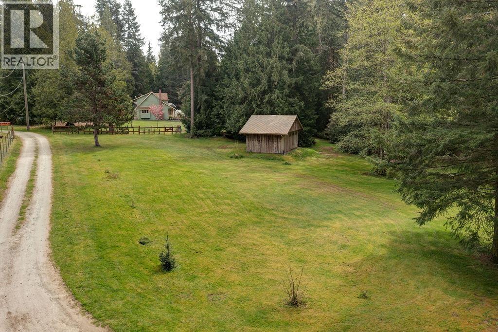 1317 Lockyer Road, Roberts Creek, British Columbia  V0N 2W1 - Photo 30 - R3117021