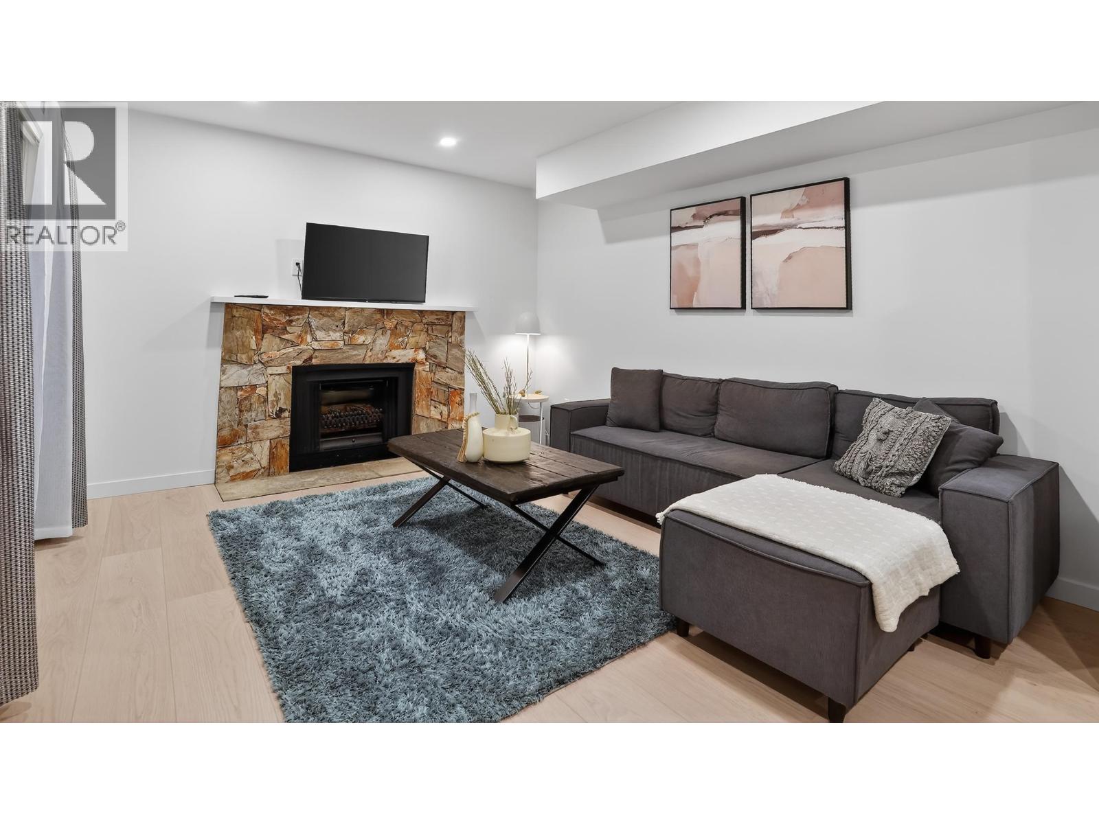 2221 Bowser Avenue, North Vancouver, British Columbia  V7P 2Z1 - Photo 32 - R3117048