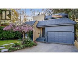 2221 BOWSER AVENUE, North Vancouver, British Columbia