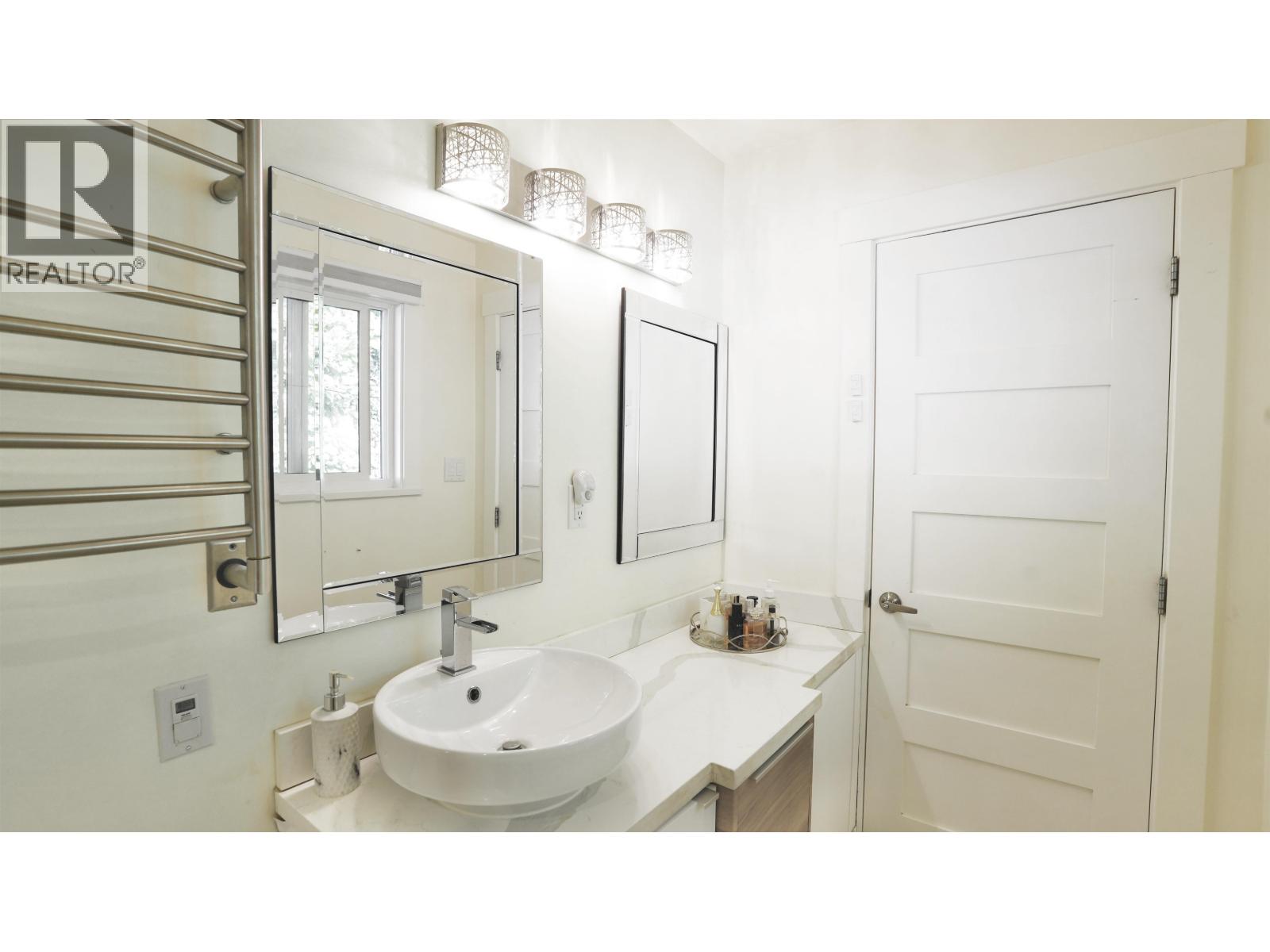 668 Alpine Court, North Vancouver, British Columbia  V7R 2L8 - Photo 17 - R3117061