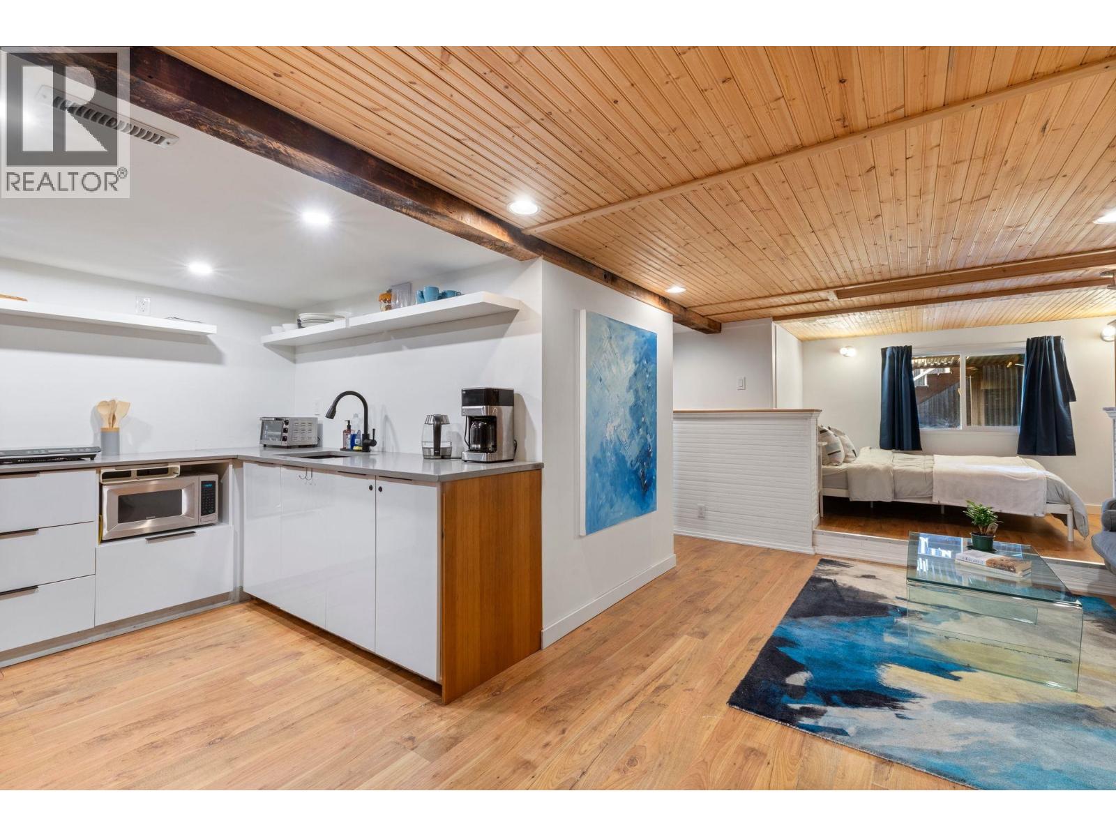 261 E 4th Street, North Vancouver, British Columbia  V7L 1J1 - Photo 25 - R3117070