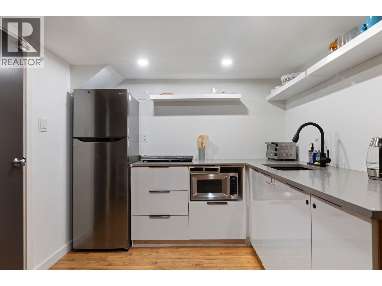 261 E 4th Street, North Vancouver, British Columbia  V7L 1J1 - Photo 27 - R3117070