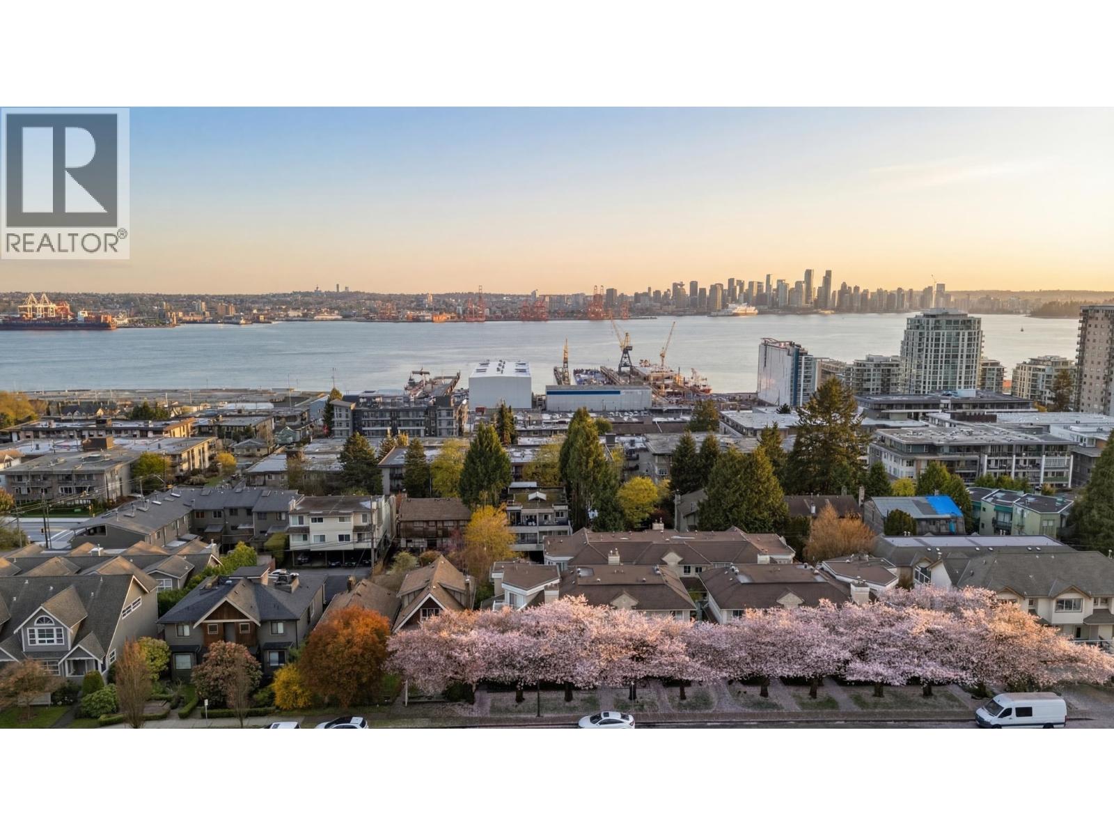 261 E 4th Street, North Vancouver, British Columbia  V7L 1J1 - Photo 38 - R3117070