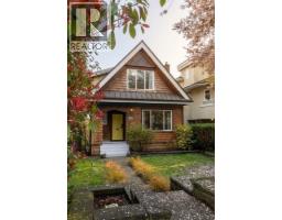 261 E 4TH STREET, North Vancouver, British Columbia