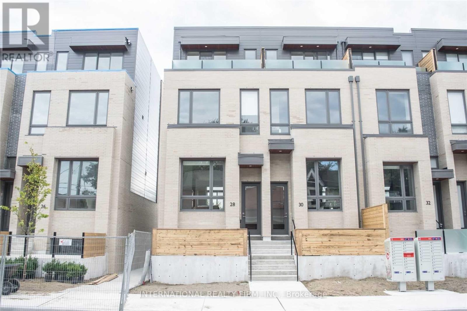 28 PERTH AVENUE, Toronto, Ontario