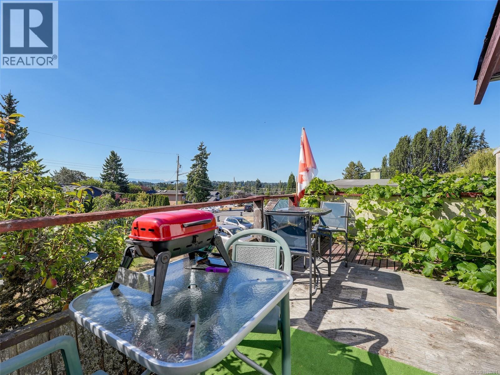 8 Camden Ave, View Royal, British Columbia  V8Z 1P5 - Photo 14 - 1033761