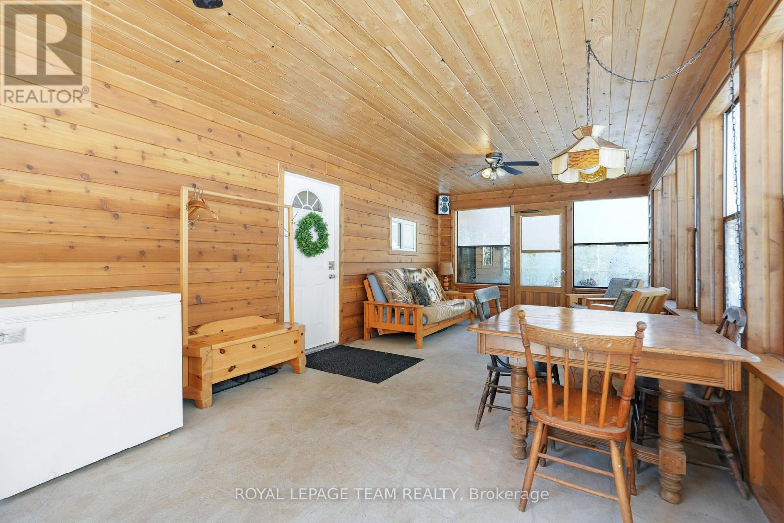 578b Elsie Lane, Greater Madawaska, Ontario  K0J 1H0 - Photo 36 - X12844504