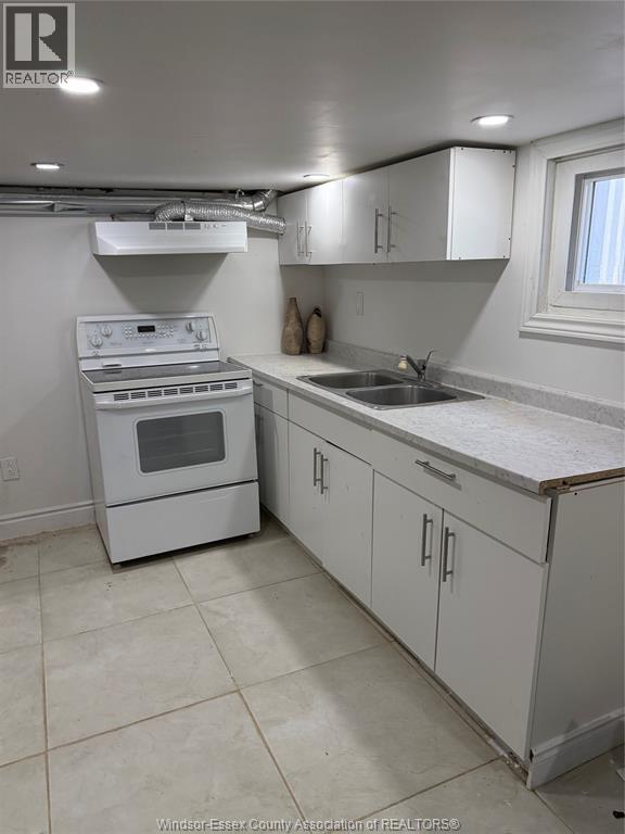 819 Langlois Avenue, Windsor, Ontario  N9A 2G9 - Photo 9 - 26009286