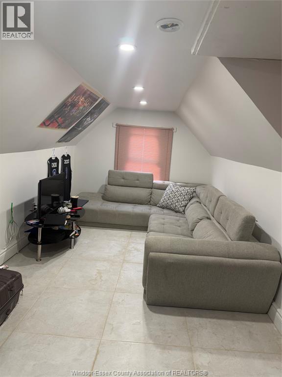 819 Langlois Avenue, Windsor, Ontario  N9A 2G9 - Photo 3 - 26009286