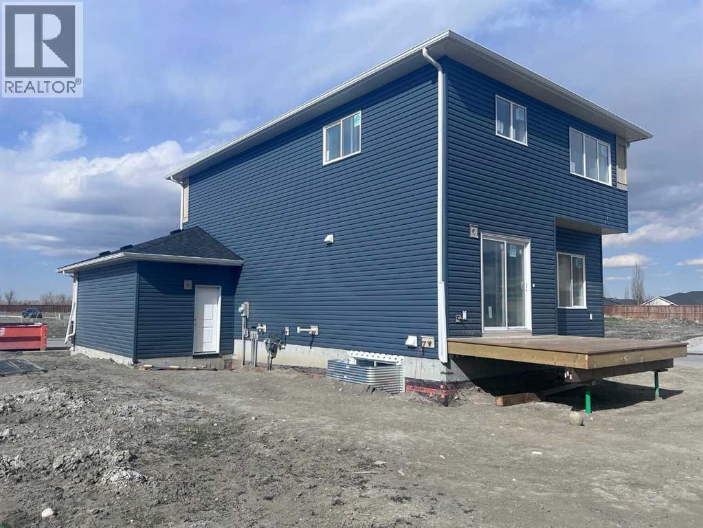 880 Hampshire Crescent NE, High River, Alberta  T1V 0E5 - Photo 7 - A2276104